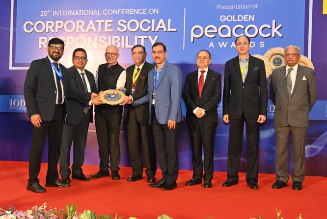 TRL Krosaki has won the coveted Golden Peacock Award 2025. The company’s application for the award was selected in the Refractories Industry Category for the impact it has created in the society through its Corporate Social Responsibility activities and the project to empower marginal farmers of Lakhanpur Block through proving solar powered mini irrigation facilities. Mr. Sandeep Kumar Datta, Senior General Manager (Domestic Sales & Services) and Dr. Santosh Kumar Mishra, General Manager (PR & CSR) received the award from Mr. Manoj K. Raut, CEO & Secretary-General, Institute Directors (IOD), in a special award function organised on 19.02.2026 at Hotel Taj Lands End, Mumbai. Eminent personalities like, Lt. Gen. Surinder Nath, PVSM, AVSM (Retd.), President, Hon'ble Justice Ritu Raj Awasthi, Vice-Chairman and Prof. Charlie Jeffery, Vice Chancellor and President, University of York, UK, Mr. Praveen Pardeshi, IAS (Retd.) Chief Economic Advisor to Hon. CM Maharashtra & CEO, Maharashtra Institution for Transformation (MITRA), etc. were also present on the dais during the award function.